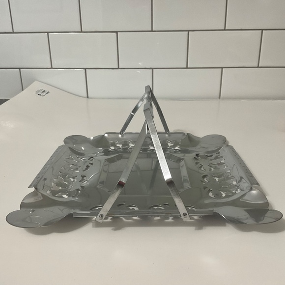 VTG Silver Tone Serving Tray with Folding Handles Chrome - Picture 6 of 10